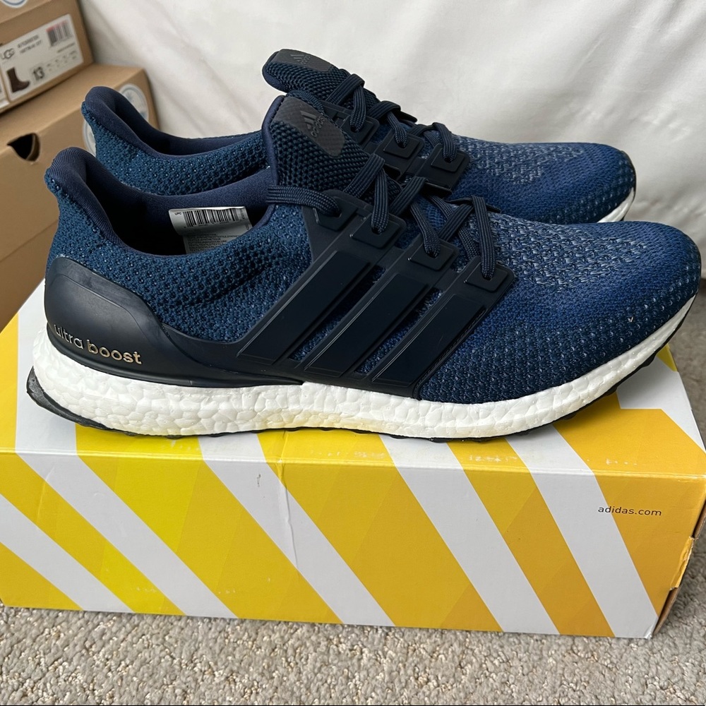 Men’s New Balance.